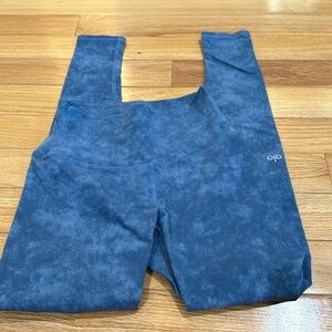 ALO mint condition leggings size XS